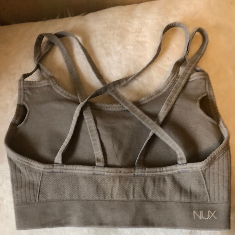 NUX Women's Levitate Sports Bra NWOT